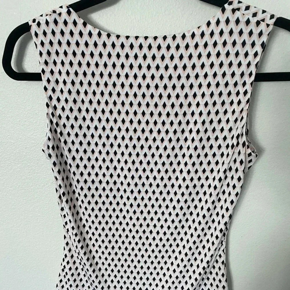 NWT Calvin Klein multicolor printed tank size XS - Picture 3 of 6